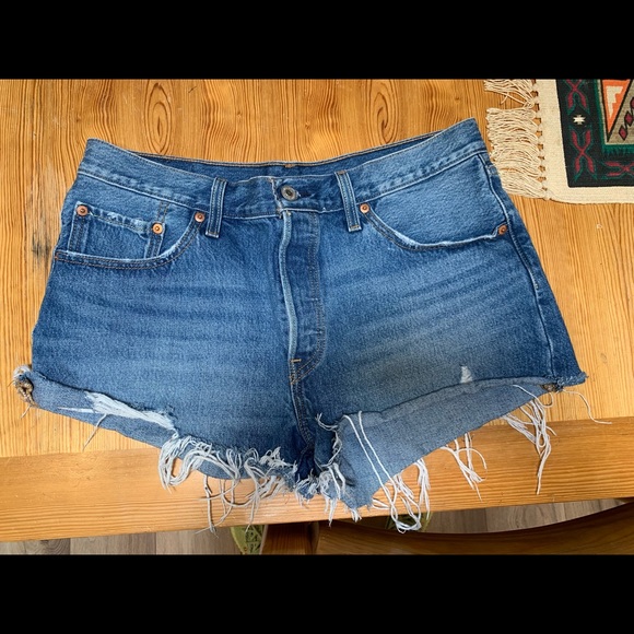 Levi Jean Shorts - Picture 1 of 5